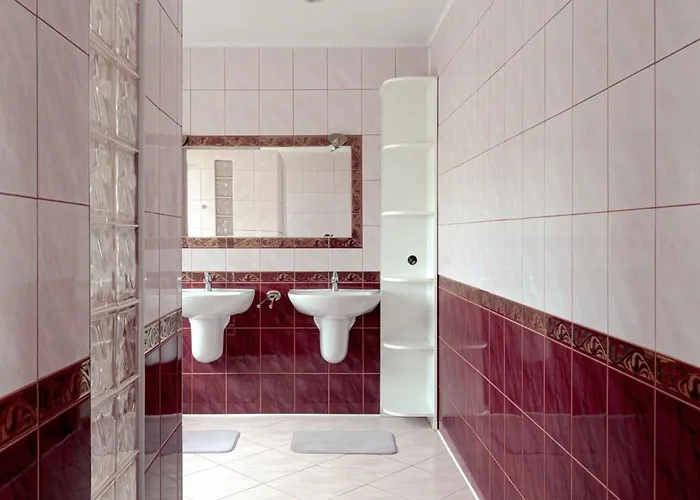 Reja 게스트하우스 *